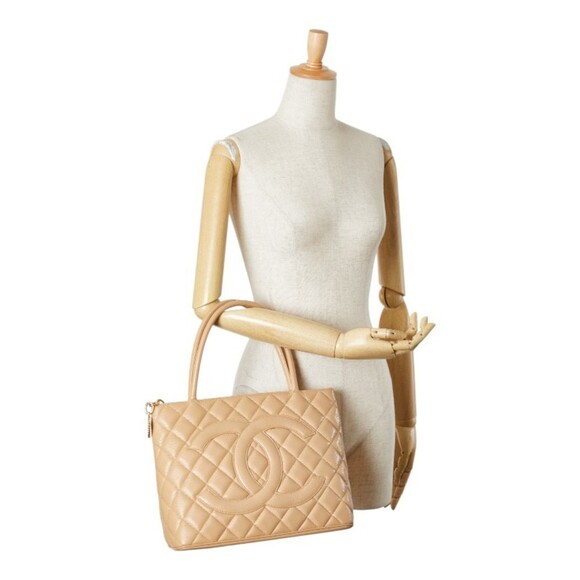 CHANEL Cream Caviar Leather Logo Tote Bag - Picture 7 of 7